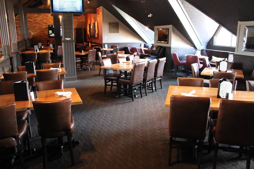 Erin Mills Pump & Patio | restaurant | 1900 Dundas St W, Mississauga, ON L5K 1P9, Canada | 9059167867 OR +1 905-916-7867