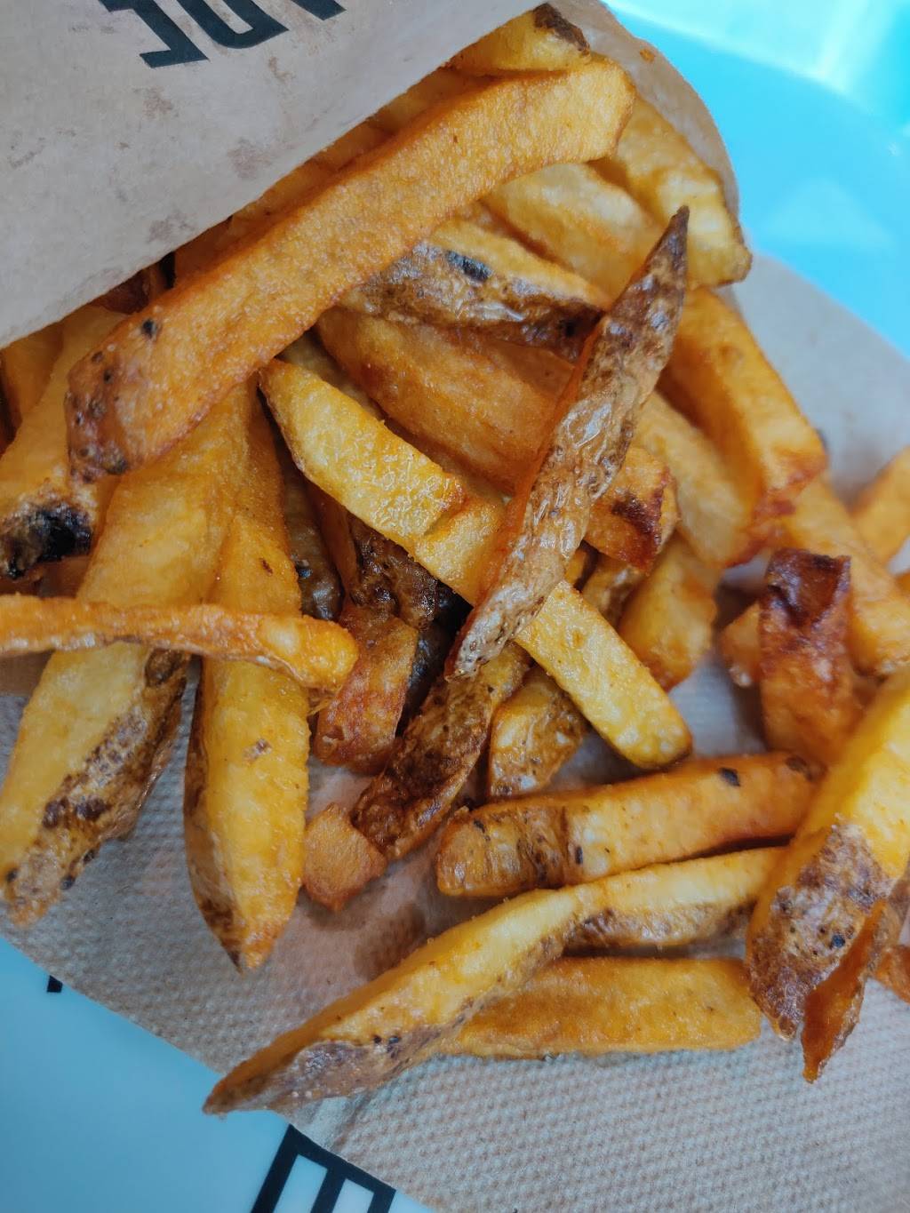 Big Smoke Burger | restaurant | Sherway Gardens Mall, 25 The West Mall, Etobicoke, ON M9C 1B8, Canada | 4166214848 OR +1 416-621-4848