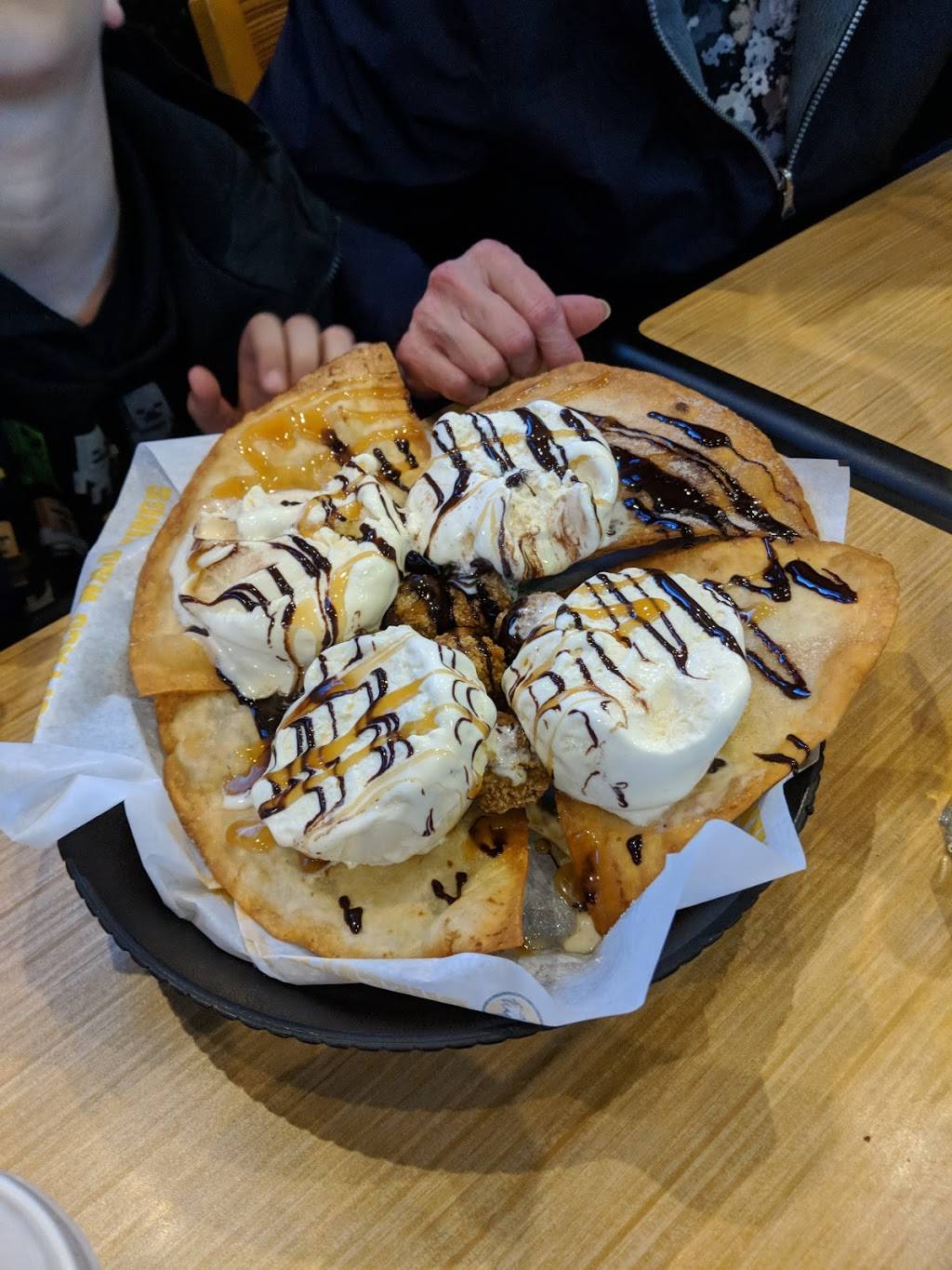 Buffalo Wild Wings | restaurant | 6275 E State St, Rockford, IL 61108, USA | 8153975649 OR +1 815-397-5649