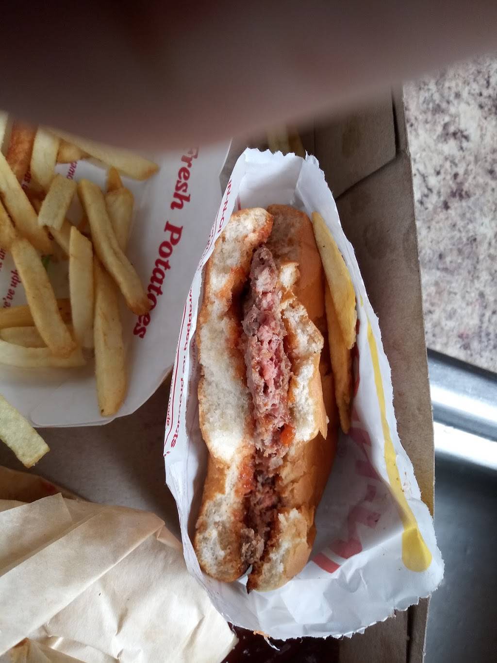 In-N-Out Burger | restaurant | 2001 Alta Arden Expy, Sacramento, CA 95825, USA | 8007861000 OR +1 800-786-1000