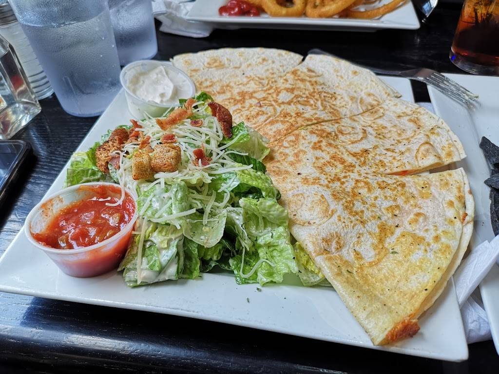 Golden Rooster Restaurant | restaurant | 5 Toronto St, Colborne, ON K0K 1S0, Canada | 9053552231 OR +1 905-355-2231