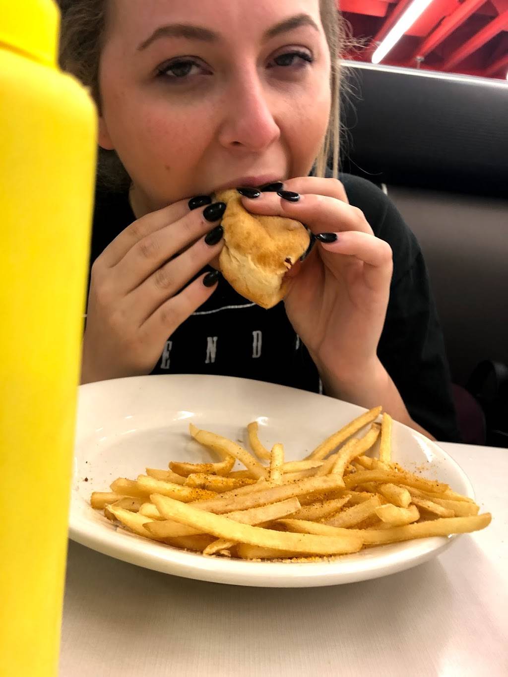 Steak n Shake | restaurant | 700 Market Pl Blvd, Locust Grove, GA 30248, USA | 6788462270 OR +1 678-846-2270