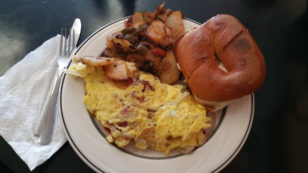 Bagelicious of Bayberry | restaurant | 7608 Oswego Rd #12, Liverpool, NY 13090, USA | 3156526007 OR +1 315-652-6007