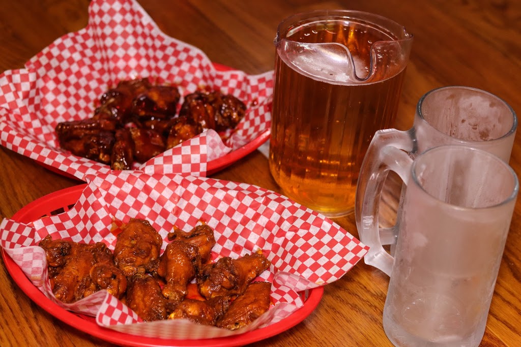 Hummers Roadhouse Bar & Grill | restaurant | 201 Union St, Westfield, IA 51062, USA | 7125682337 OR +1 712-568-2337