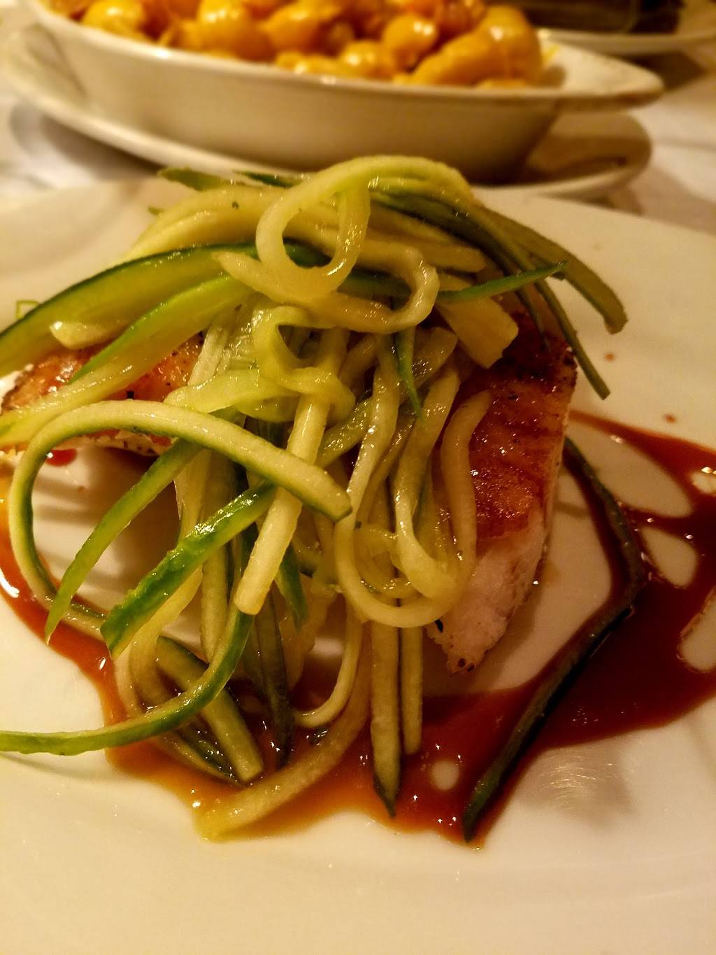 Hugos Frog Bar & Chop House | restaurant | 3000 S River Rd, Des Plaines, IL 60018, USA | 8477685200 OR +1 847-768-5200