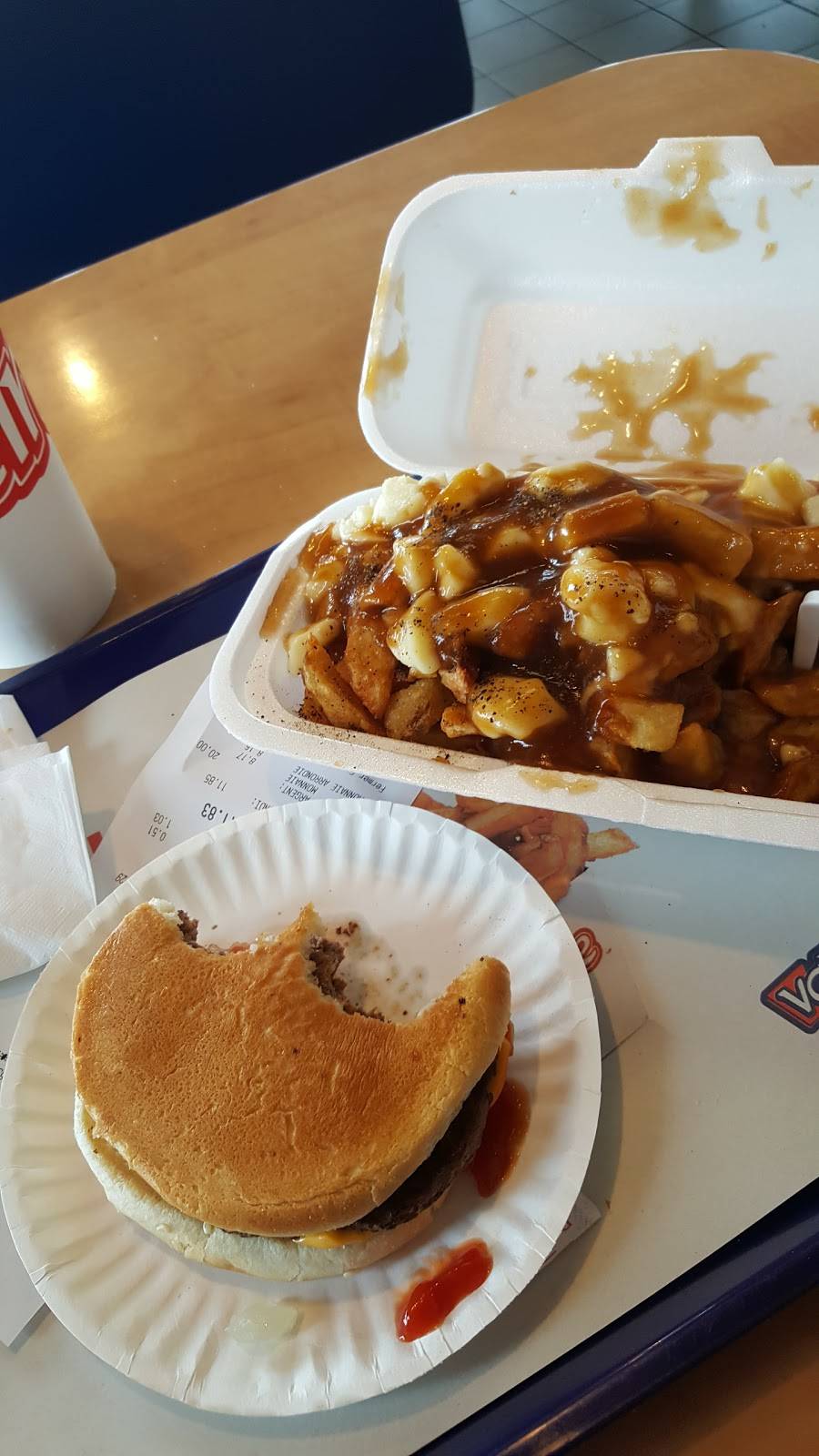 Valentine | restaurant | 405 Boulevard de lHôpital, Gatineau, QC J8T 8E2, Canada | 8192462220 OR +1 819-246-2220