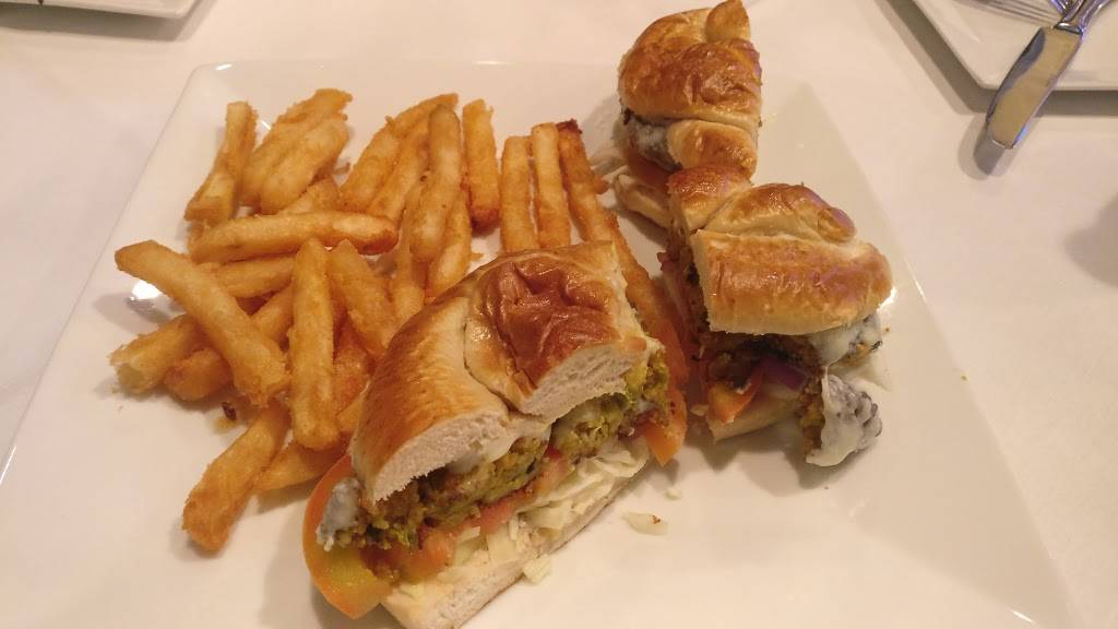 Sapphire Tysons Restaurant | restaurant | 8201 Greensboro Dr #109, Tysons, VA 22102, USA | 7032883232 OR +1 703-288-3232