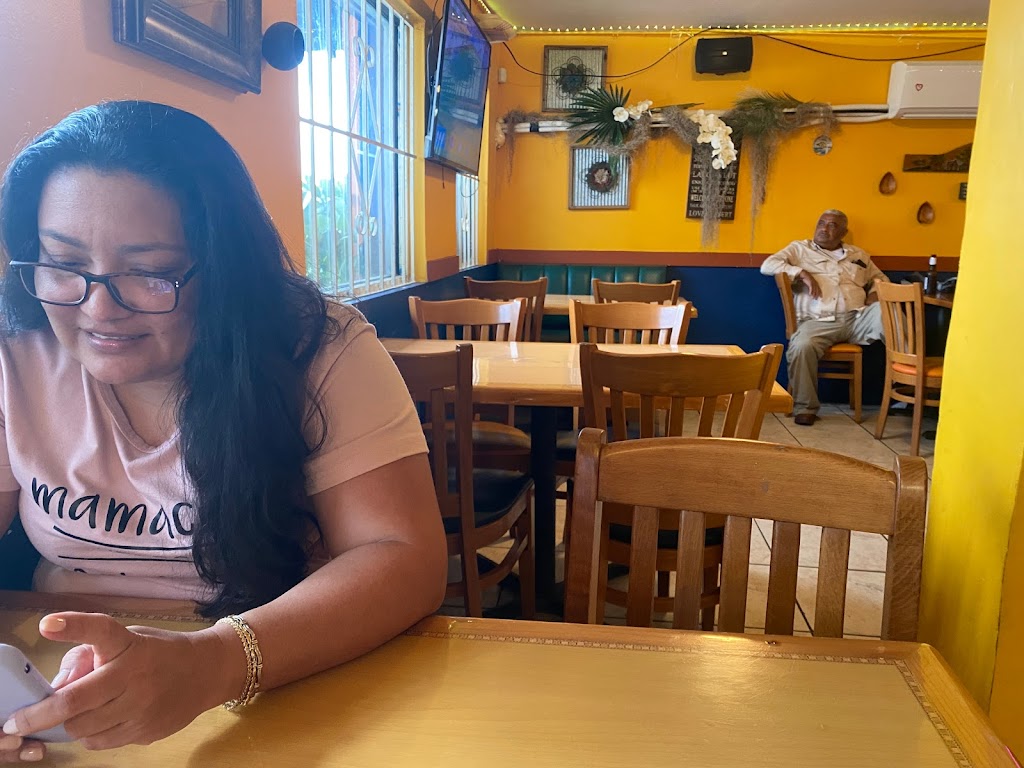 Adelitas Cafe | restaurant | 6820 NE 2nd Ave, Miami, FL 33138, USA | 7862387882 OR +1 786-238-7882