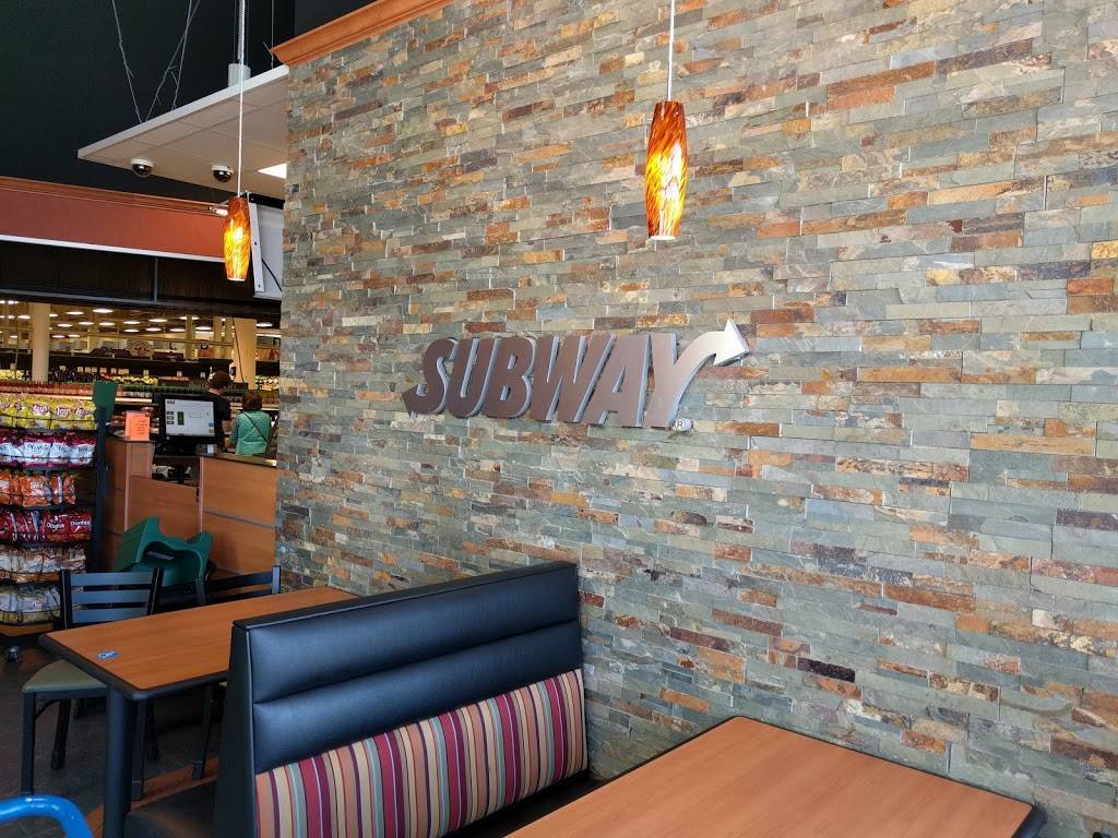 Subway | restaurant | 1800 Holton Rd, Muskegon, MI 49445, USA | 2317192020 OR +1 231-719-2020
