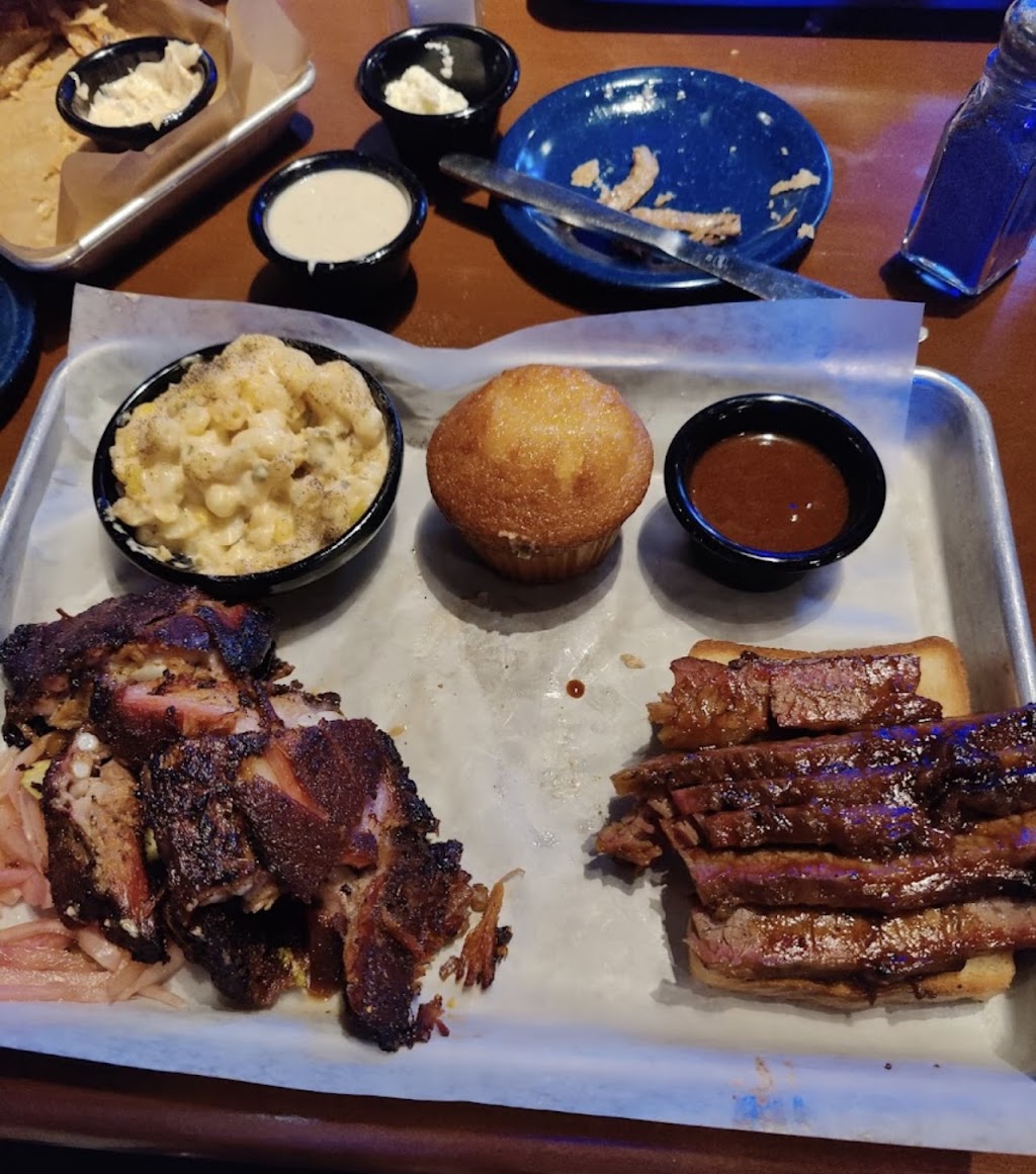 Famous Daves Bar-B-Que | restaurant | 300 S Pine Ave, Long Beach, CA 90802, USA | 5625806060 OR +1 562-580-6060