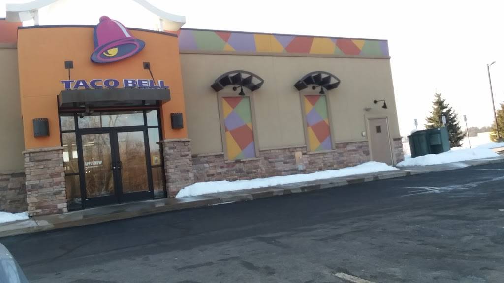 Taco Bell | meal takeaway | 4269 17 Mile Rd NE, Cedar Springs, MI 49319, USA | 6162133070 OR +1 616-213-3070