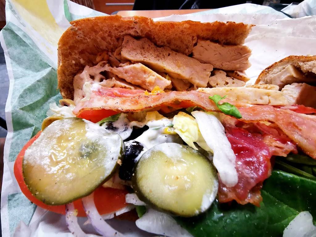 Subway | restaurant | 2745 Iris St, Ottawa, ON K2C 3V5, Canada | 6137218000 OR +1 613-721-8000