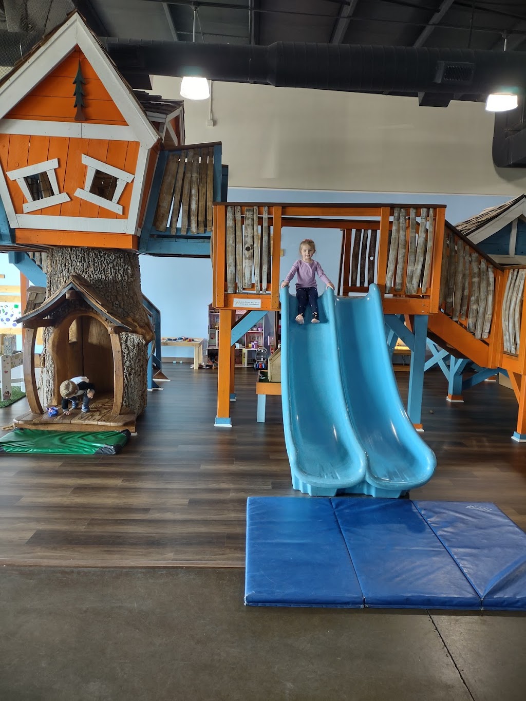 The Monkey’s Treehouse Play Space, Beer Garden & Eatery | cafe | 91 Seaboard Ln #103, Brentwood, TN 37027, USA | 6159427911 OR +1 615-942-7911