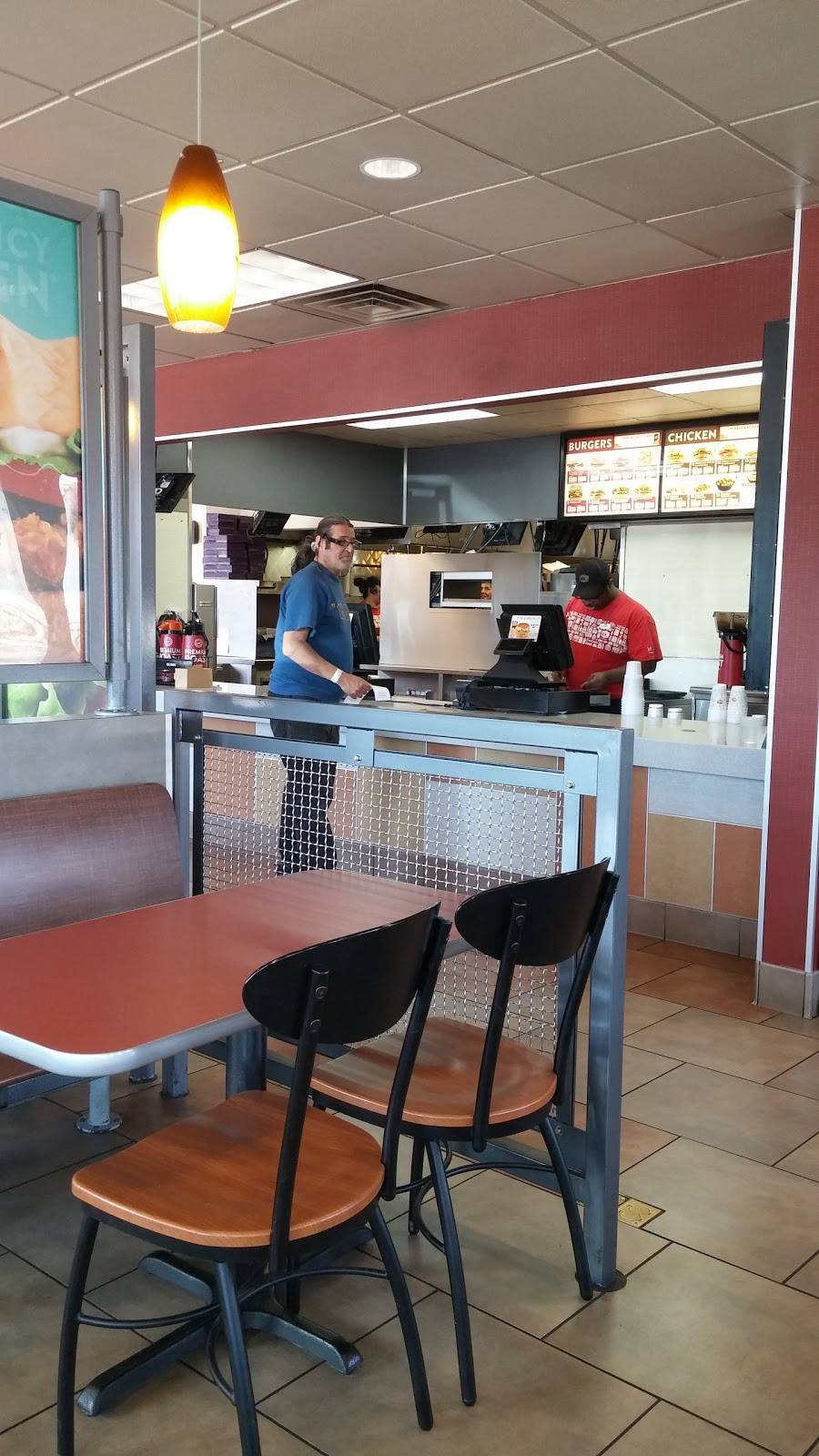 Jack in the Box | restaurant | 2511 N San Fernando Blvd, Burbank, CA 91504, USA | 8188419689 OR +1 818-841-9689