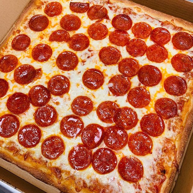 Tronis pizza | meal delivery | 3025 S Federal Hwy, Delray Beach, FL 33483, USA | 5614554461 OR +1 561-455-4461