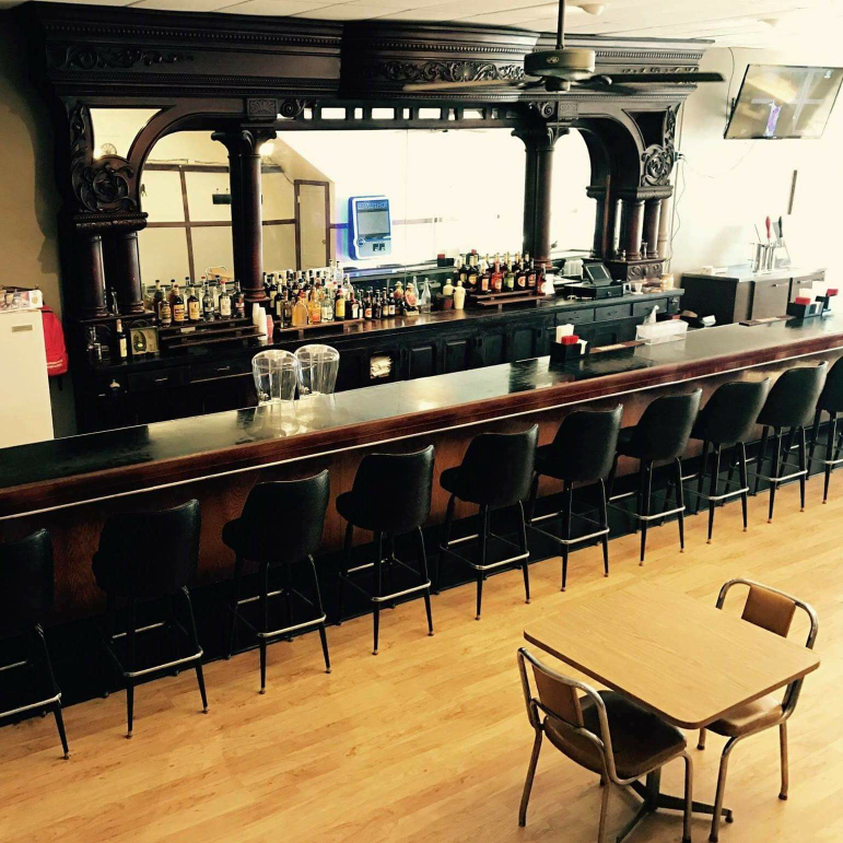 Tavern on the Square | restaurant | 118 S 3rd St, Boonville, IN 47601, USA | 8126414131 OR +1 812-641-4131