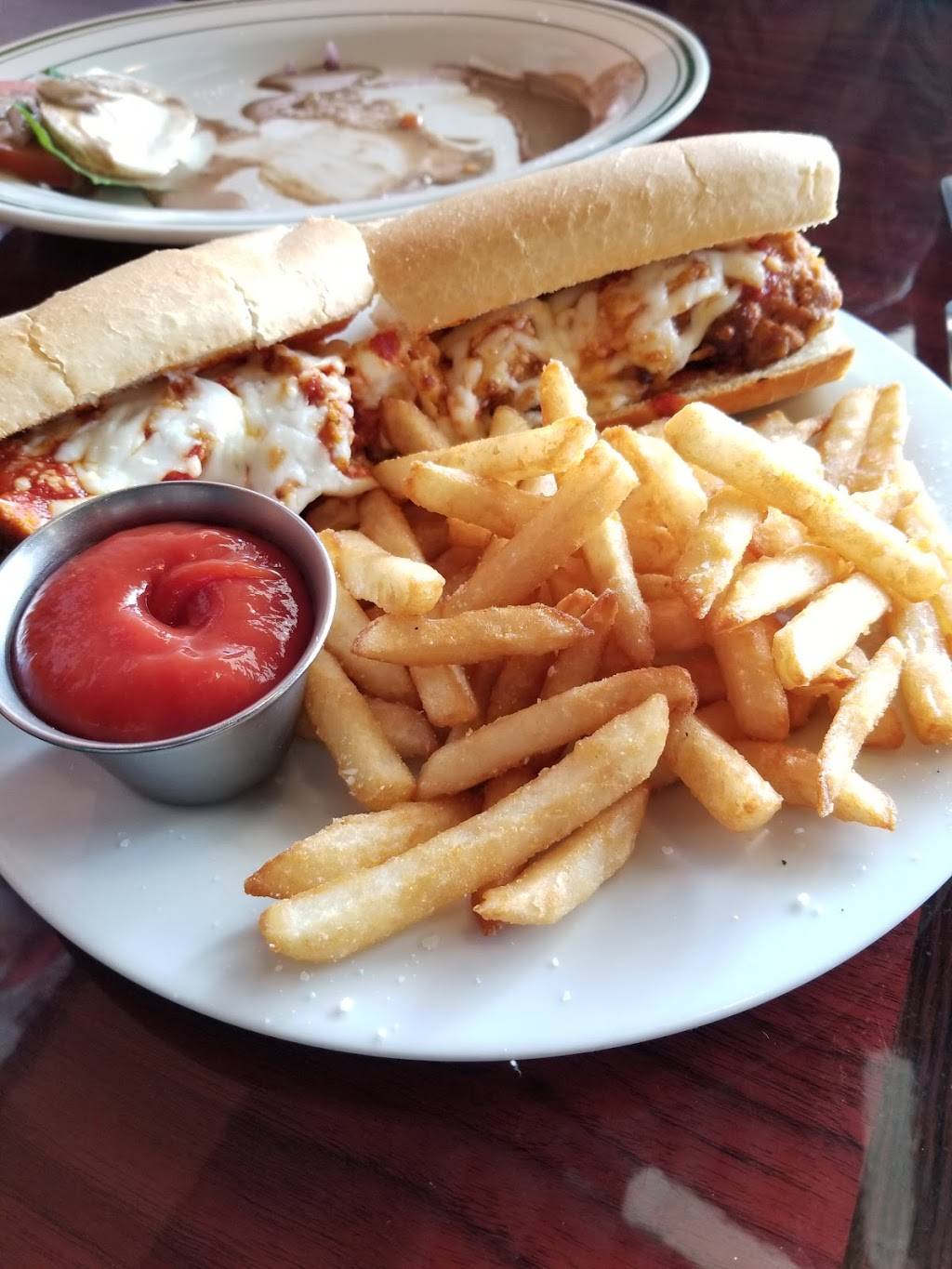 Ivetts Italian Grill | restaurant | 2500 Marina Bay Dr x, League City, TX 77573, USA | 2815326536 OR +1 281-532-6536