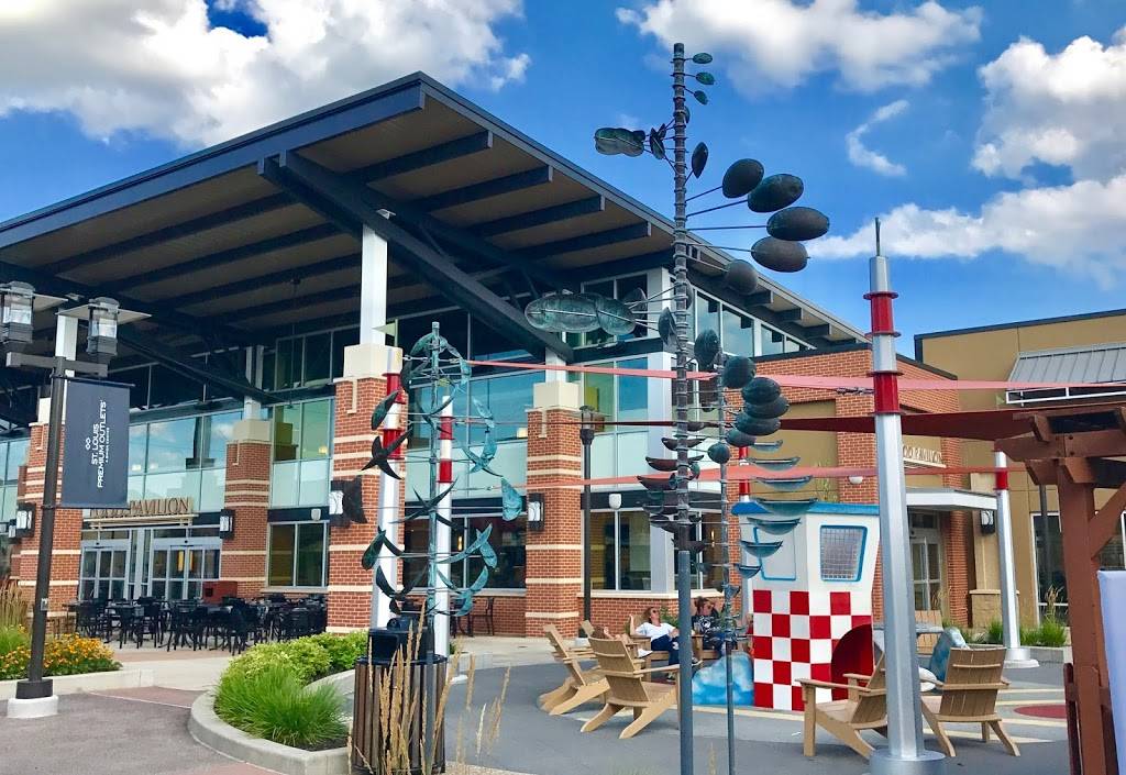 Great Wraps | restaurant | 18511 Outlet Boulevard #800 ST. LOUIS, PREMIUM OUTLETS, Chesterfield, MO 63005, USA | 6367781427 OR +1 636-778-1427