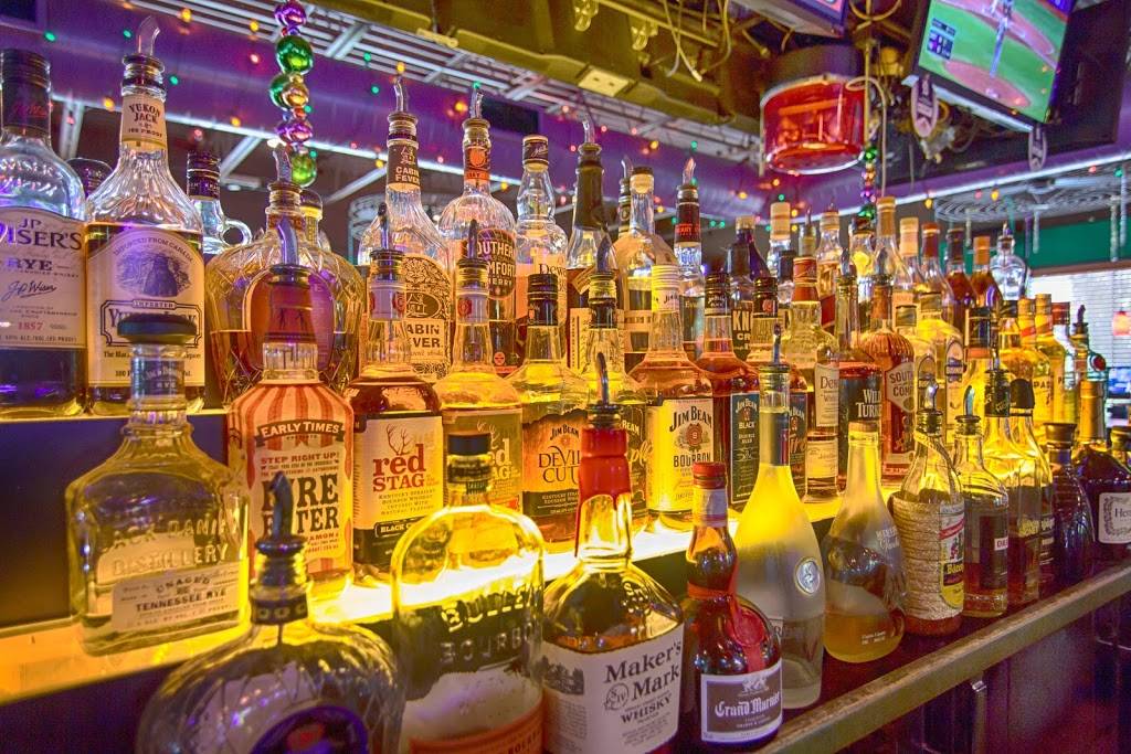 Gator Jakes Bar & Grill | restaurant | 36863 Van Dyke Ave, Sterling Heights, MI 48312, USA | 5869833700 OR +1 586-983-3700