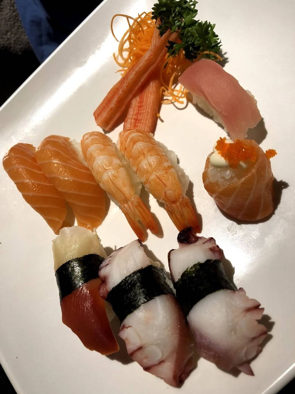 Do Eat Sushi | restaurant | 43 Main St E, Grimsby, ON L3M 1M7, Canada | 9059450888 OR +1 905-945-0888