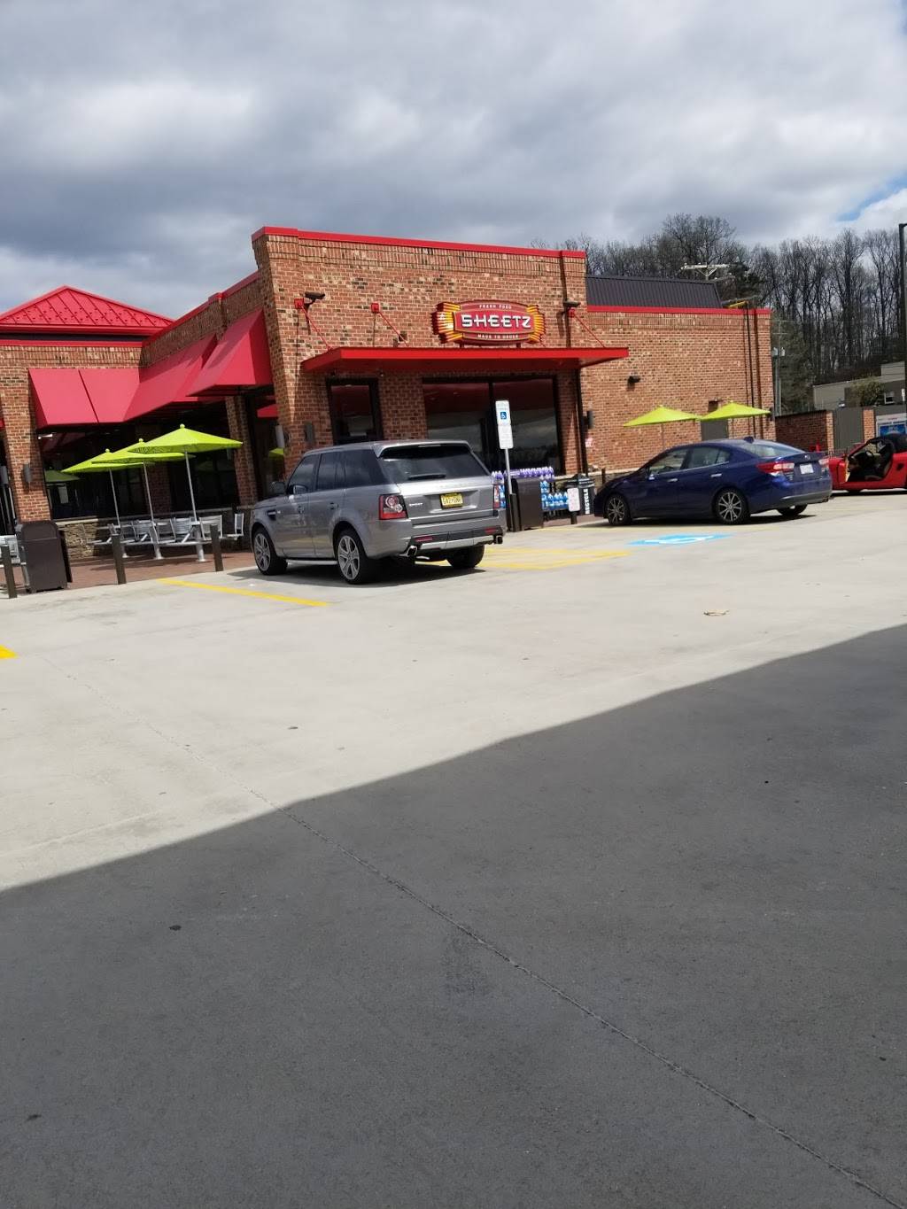 Sheetz #305 | cafe | 2721 S Queen St, York, PA 17403, USA | 7177416984 OR +1 717-741-6984