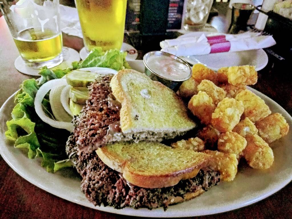 Hotshots Sports Bar & Grill | restaurant | 12154 St Charles Rock Rd, Bridgeton, MO 63044, USA | 3142911606 OR +1 314-291-1606