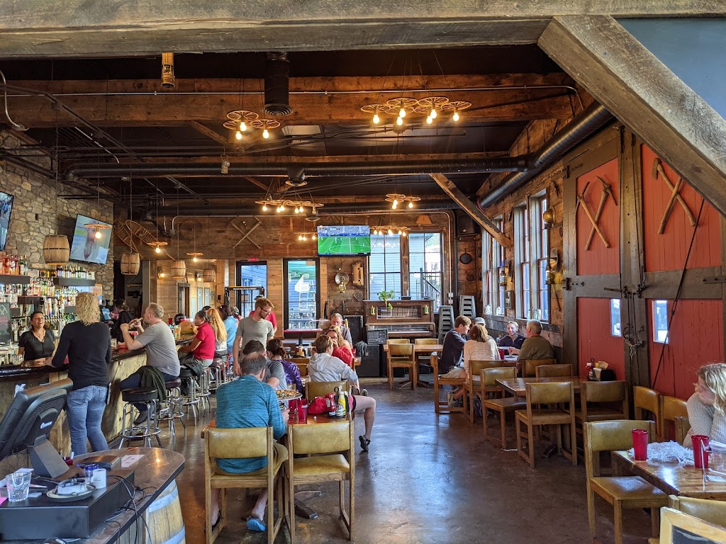 Pickaxe Pizza | restaurant | 1640 Miner St, Idaho Springs, CO 80452, USA | 3035672148 OR +1 303-567-2148