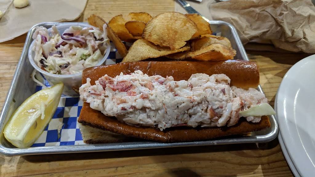 New England Lobster Market & Eatery | restaurant | 824 Cowan Rd, Burlingame, CA 94010, USA | 6504431559 OR +1 650-443-1559