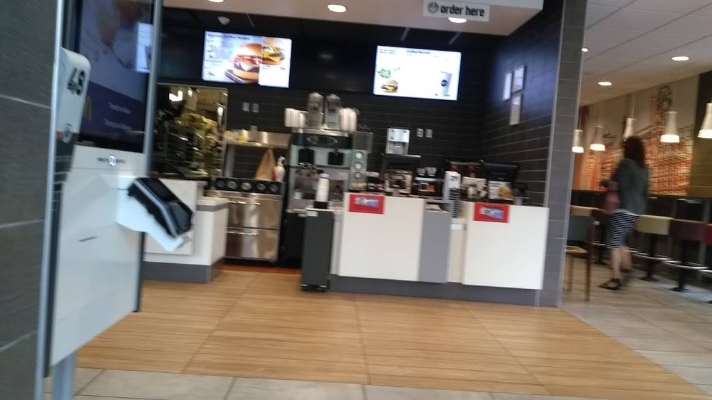 McDonalds | cafe | 856 Hempstead Ave, West Hempstead, NY 11552, USA | 5164854191 OR +1 516-485-4191
