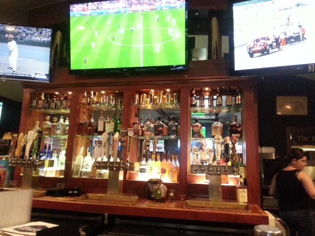 Fox & Hound | restaurant | 1001 NE Green Oaks Blvd, Arlington, TX 76006, USA | 8172773591 OR +1 817-277-3591