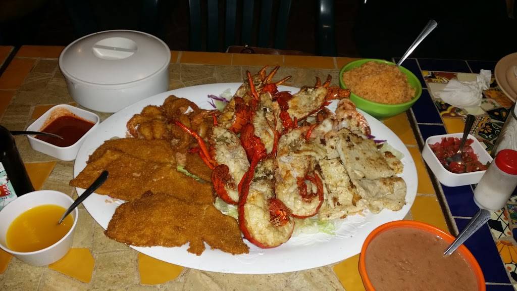 Olas Del Mar | restaurant | Paseo del Mar, Puerto Nuevo, B.C., Mexico | 016616140510 OR +52 661 614 0510