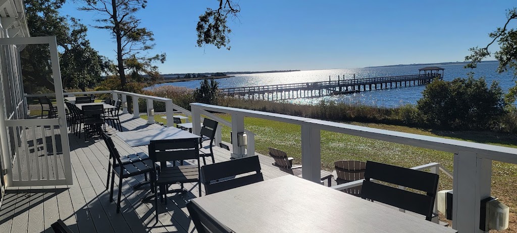 Riverview Restaurant | restaurant | Fort Fisher, 121 Riverfront Rd, Kure Beach, NC 28449, USA | 9108000617 OR +1 910-800-0617
