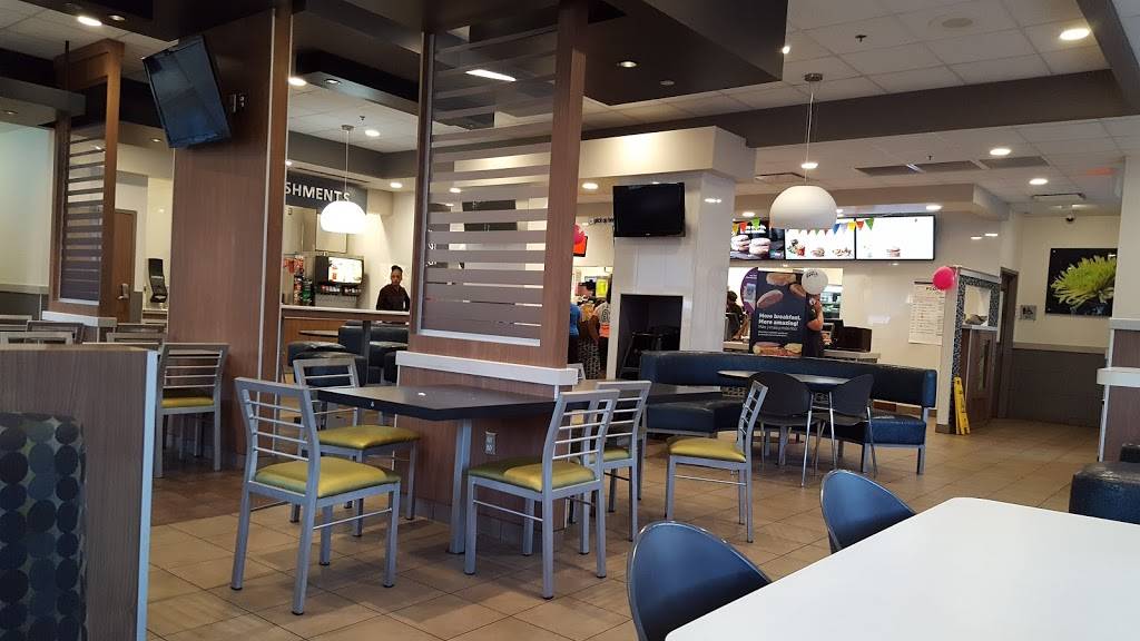 McDonalds | cafe | 2205 N Knoxville Ave, Peoria, IL 61603, USA | 3096854759 OR +1 309-685-4759