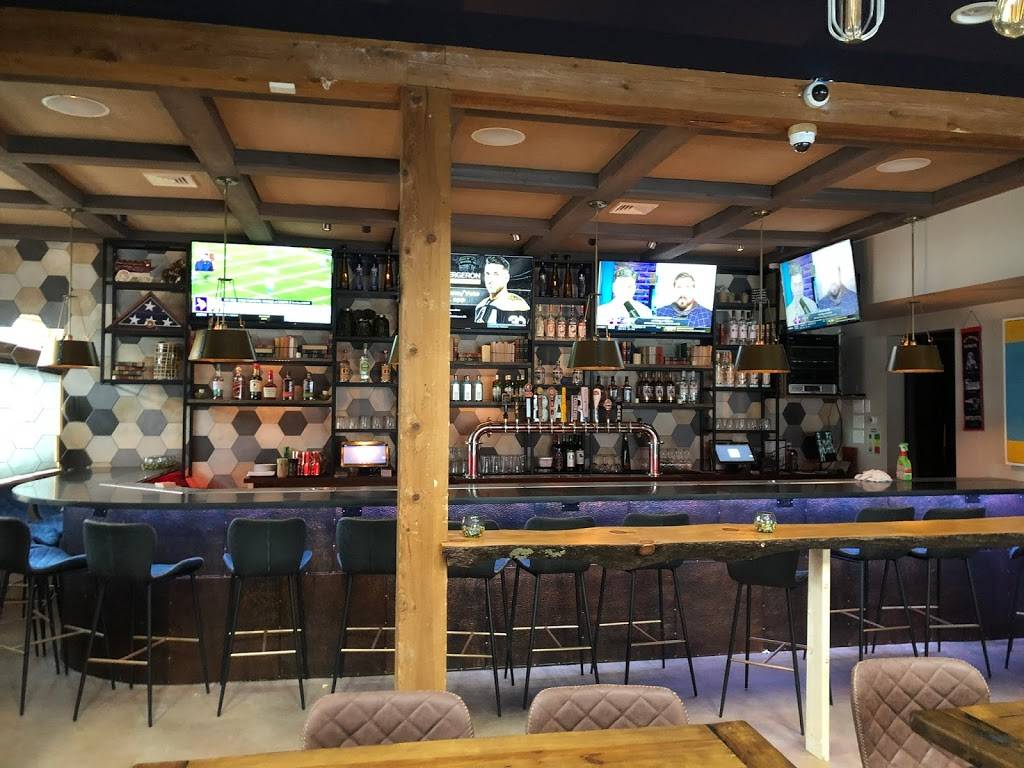 Haigs Restaurant & Sports Bar | restaurant | 4566 Main St, Manchester Center, VT 05255, USA | 8023620123 OR +1 802-362-0123