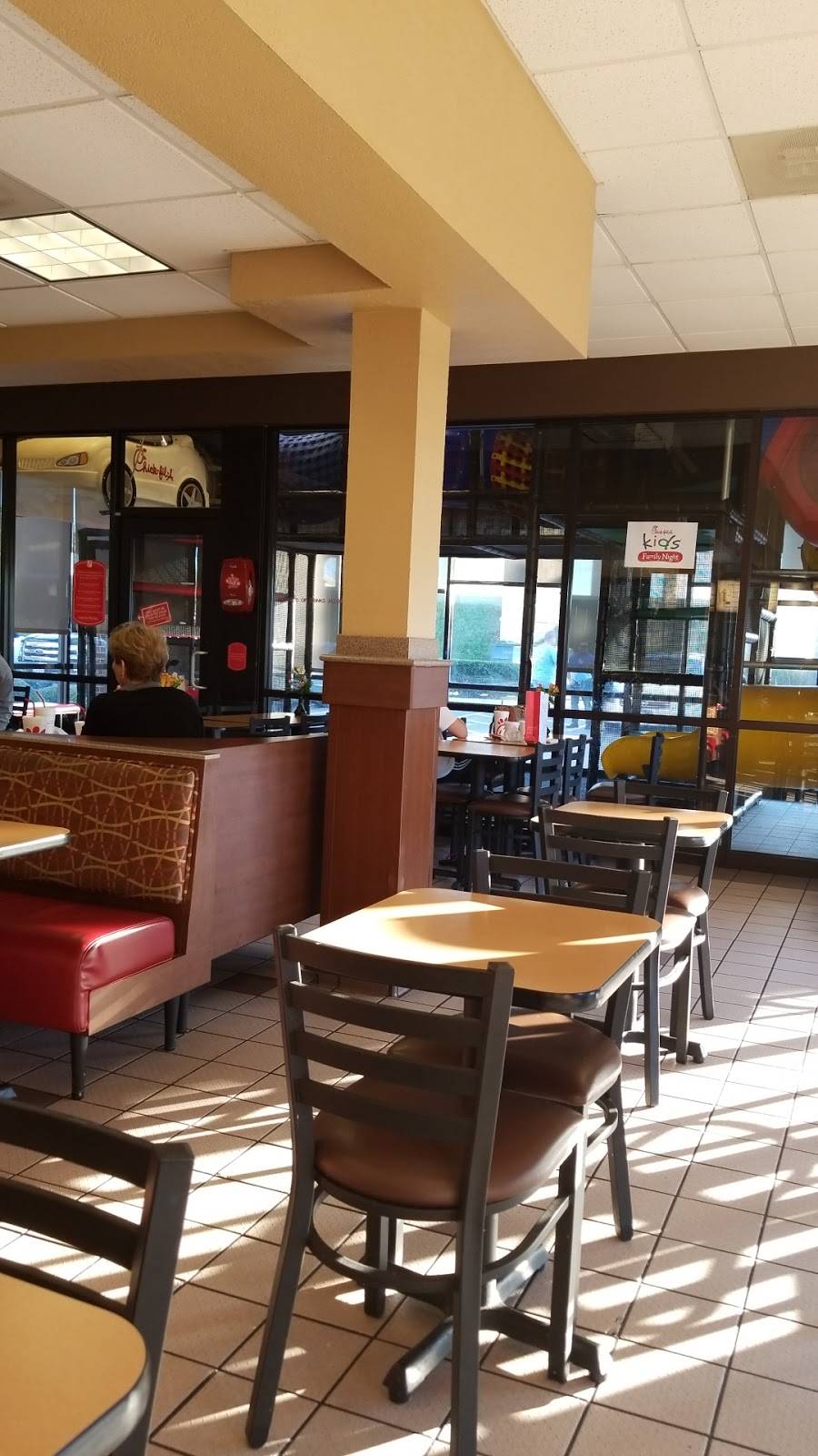 Chick-fil-A | restaurant | 1555 North FM 1604 East, San Antonio, TX 78232, USA | 2104957453 OR +1 210-495-7453