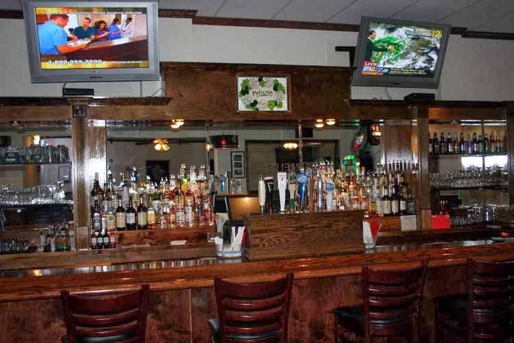 Farrells Tavern | restaurant | 284 Ronkonkoma Ave, Lake Ronkonkoma, NY 11779, USA | 6314679665 OR +1 631-467-9665