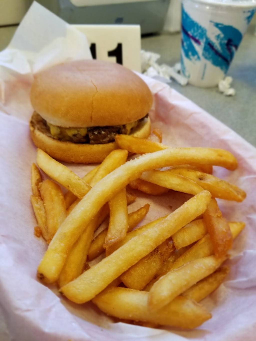 Jeffreys Hamburgers | restaurant | 888 El Camino Real, Menlo Park, CA 94025, USA | 6503221959 OR +1 650-322-1959