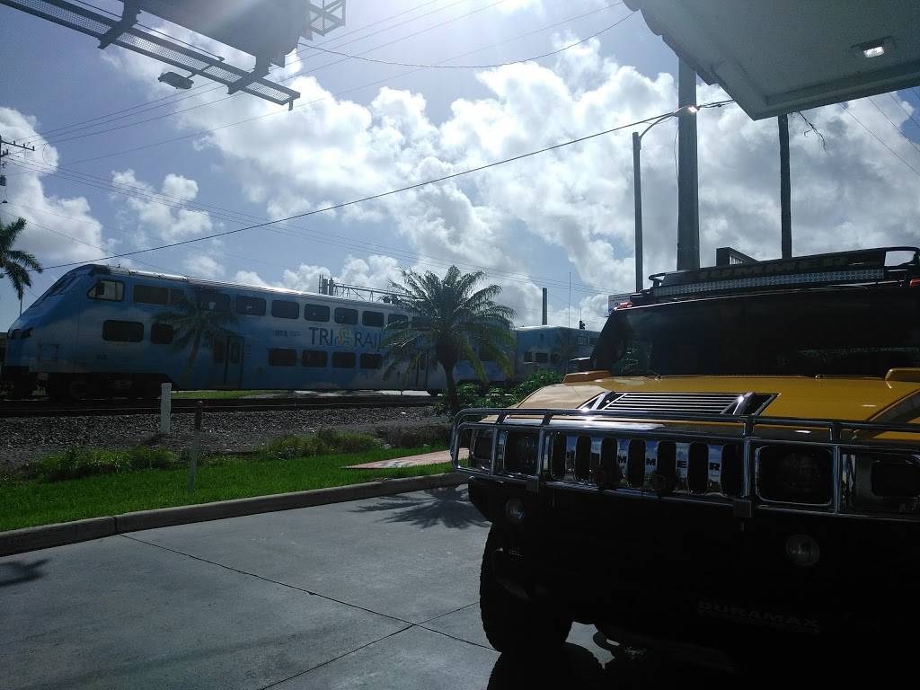 RaceTrac | bakery | 3031 W Hallandale Beach Blvd, Pembroke Park, FL 33021, USA | 9549869933 OR +1 954-986-9933