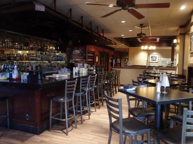 Arrowhead Grill | restaurant | 8280 W Union Hills Dr, Glendale, AZ 85308, USA | 6235662224 OR +1 623-566-2224