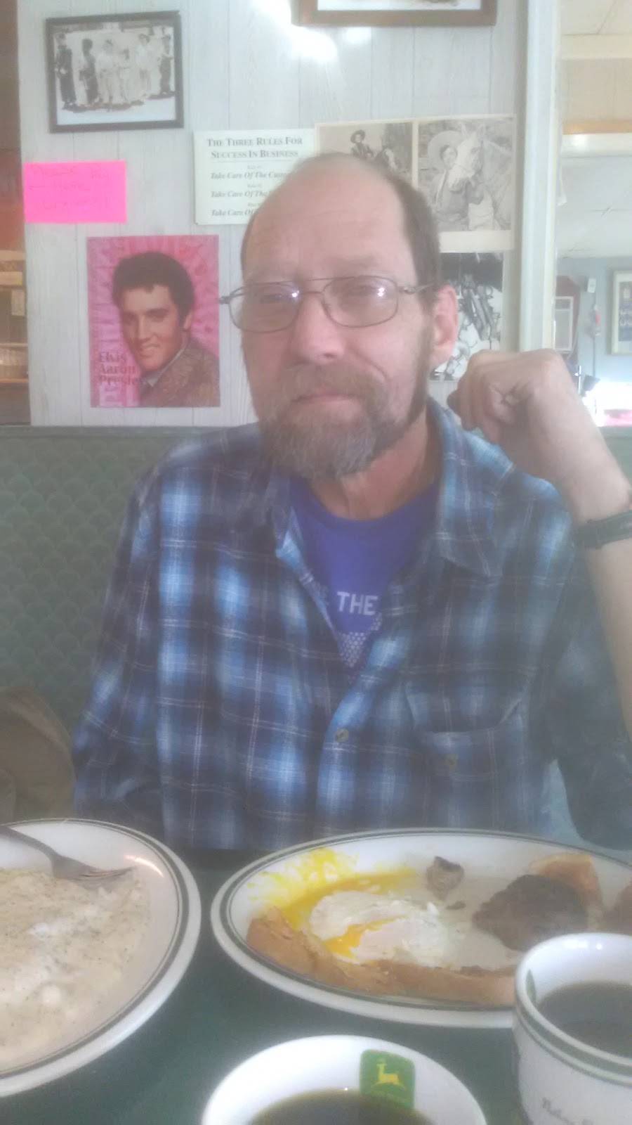 Uncle Herbies Cafe | restaurant | 2201 N 25th St, Terre Haute, IN 47804, USA | 8122421887 OR +1 812-242-1887