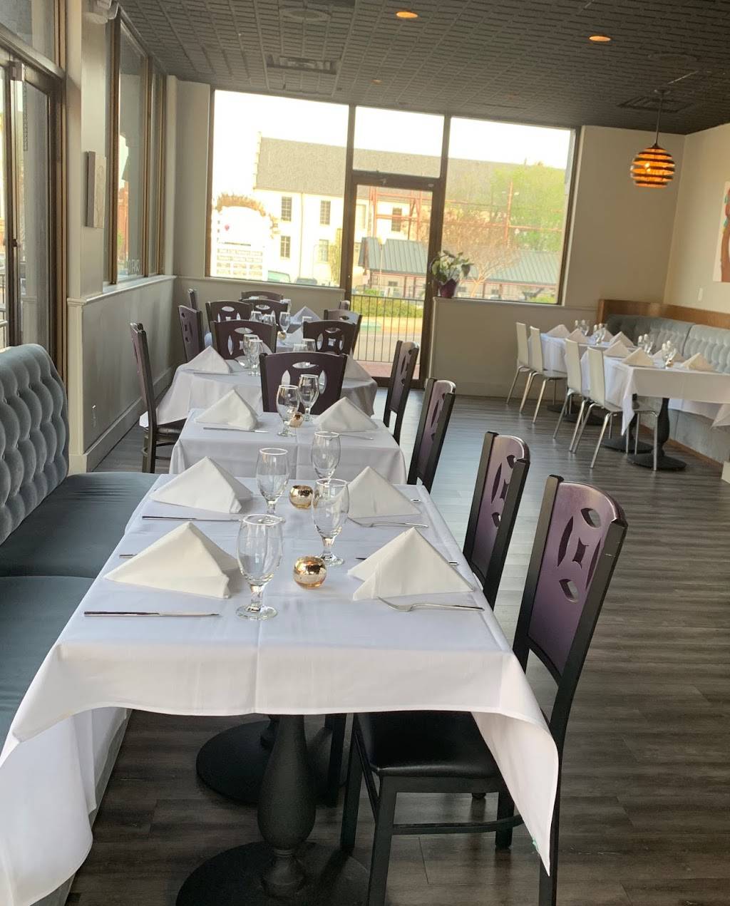 Rendez-Vous Restaurant | restaurant | 1125 Main St, Lynchburg, VA 24504, USA | 4345281414 OR +1 434-528-1414