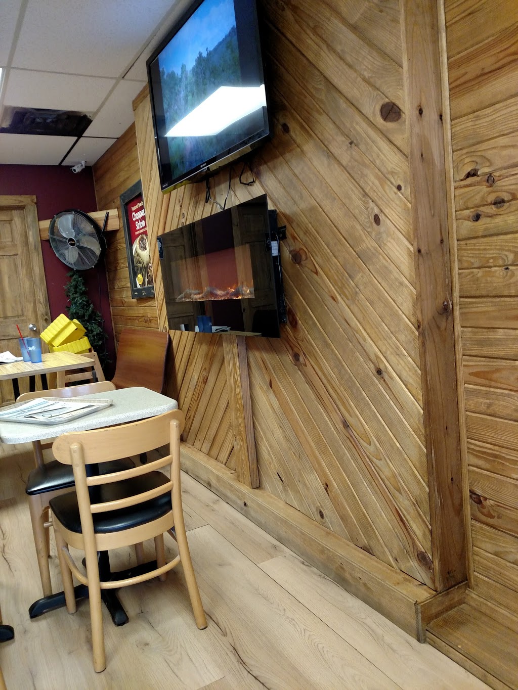 Tudors Biscuit World | restaurant | 327 Summers Addition #1, Milton, WV 25541, USA | 3047430880 OR +1 304-743-0880