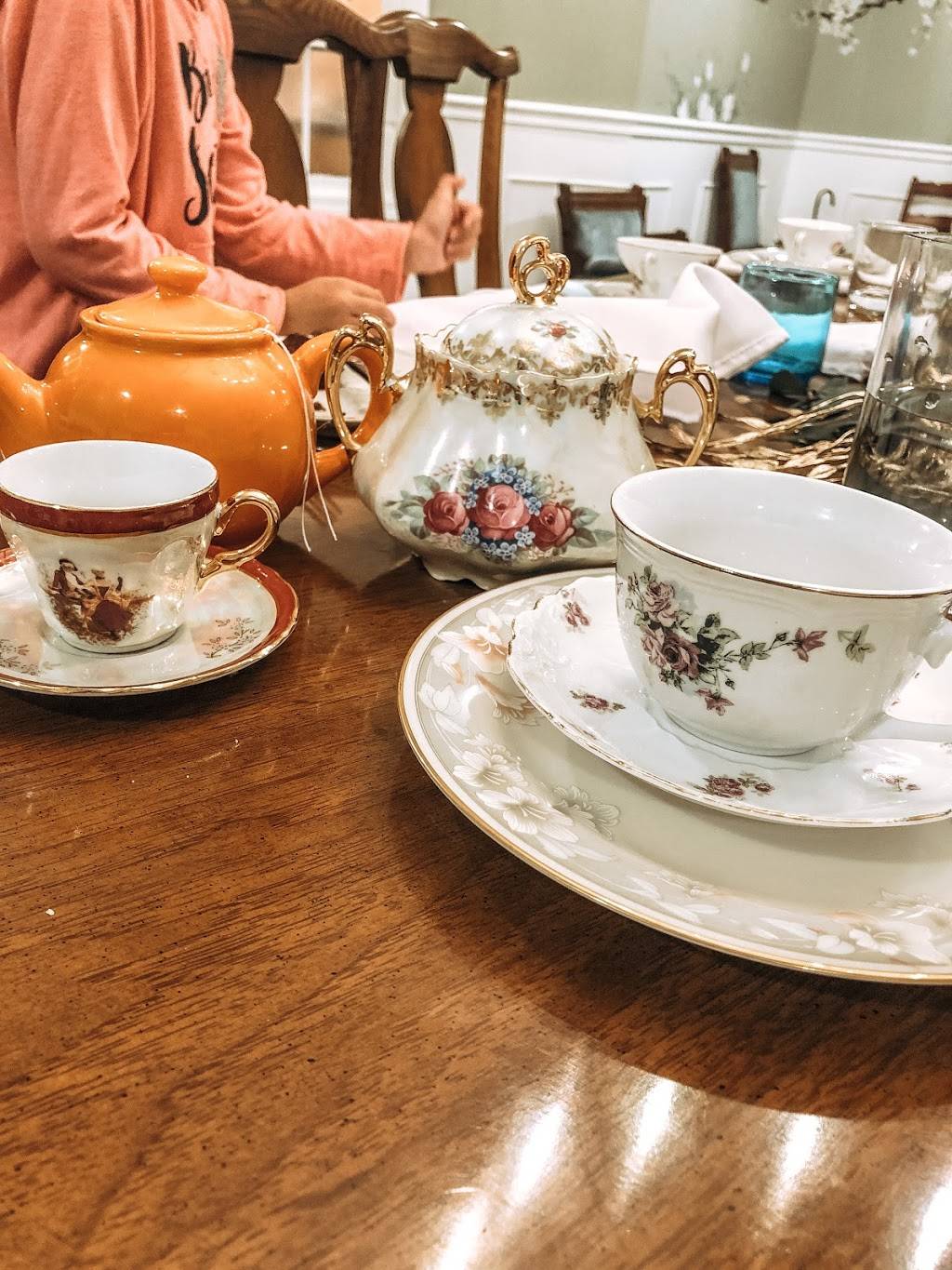 Pekoe & Bean | restaurant | 17028 Oak Park Ave, Tinley Park, IL 60477, USA | 7082630098 OR +1 708-263-0098