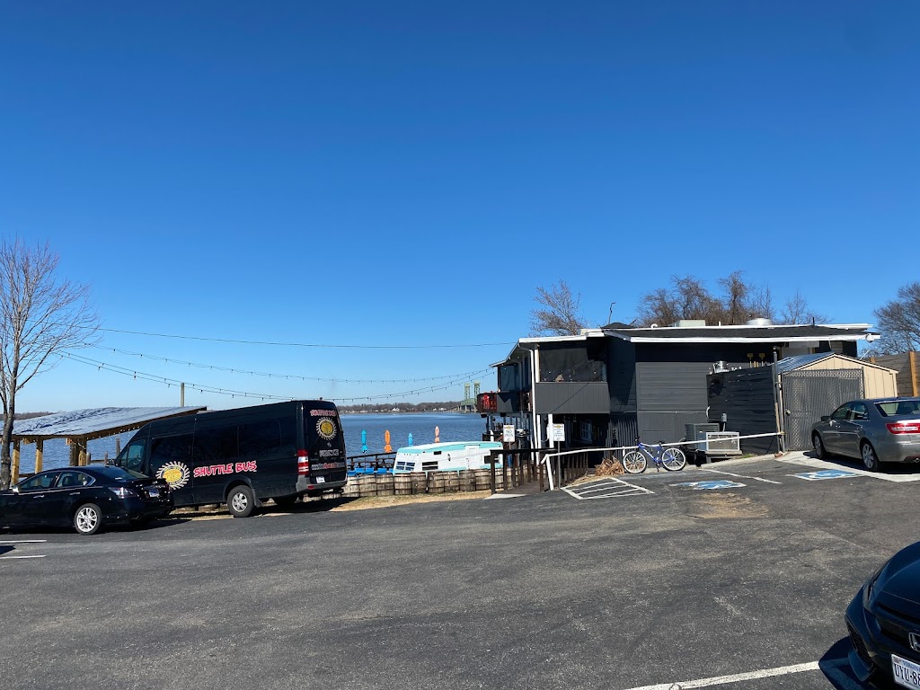 Holy Mackerel VA | restaurant | 700 Jordan Point Rd, Hopewell, VA 23860, USA | 8044419157 OR +1 804-441-9157