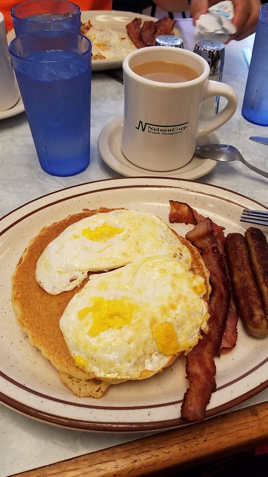 Duck Creek Pancake House | restaurant | 6315, 4405 State St, Riverdale, IA 52722, USA | 5633590098 OR +1 563-359-0098