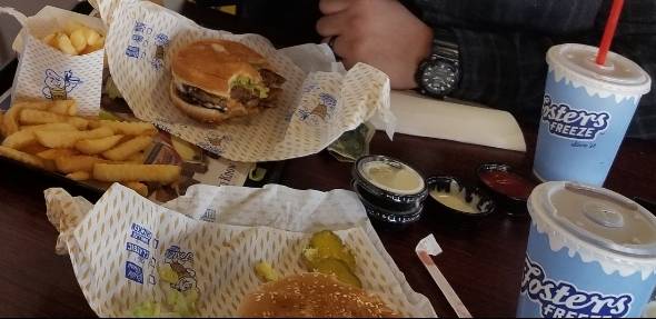 Fosters Freeze | restaurant | 598 E Tulare St, Dinuba, CA 93618, USA | 5595911625 OR +1 559-591-1625