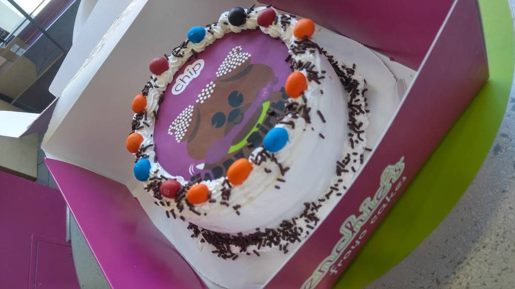 Menchies Frozen Yogurt | bakery | 168 W Hillcrest Dr # 1, Thousand Oaks, CA 91360, USA | 8055570700 OR +1 805-557-0700