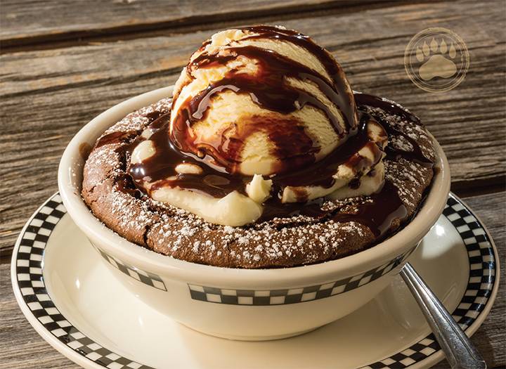 Black Bear Diner | restaurant | 2450 N Fremont St, Monterey, CA 93940, USA | 8316459700 OR +1 831-645-9700