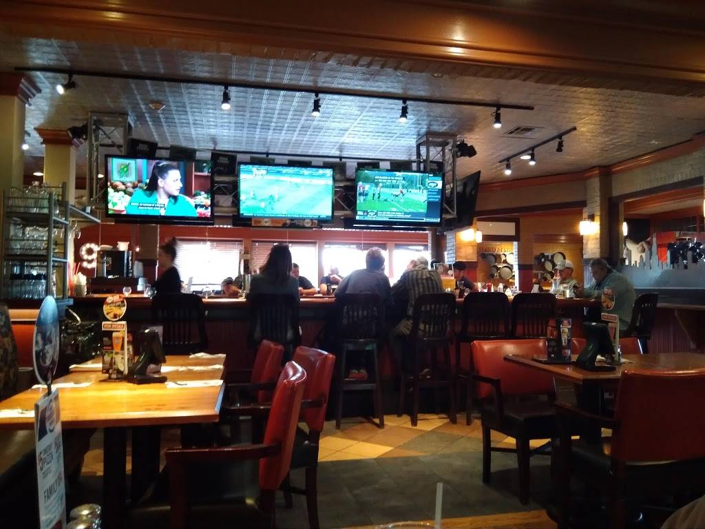 Uno Pizzeria & Grill | meal takeaway | 270 Providence Hwy, Dedham, MA 02026, USA | 7813200356 OR +1 781-320-0356