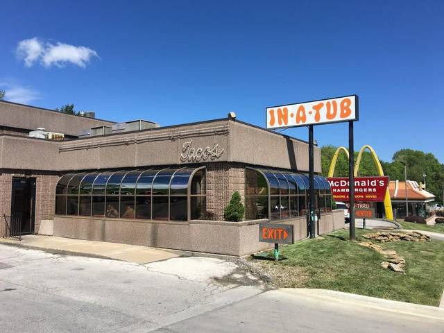 In-A-Tub | restaurant | 4000 N Oak Trafficway, Kansas City, MO 64116, USA | 8164522149 OR +1 816-452-2149